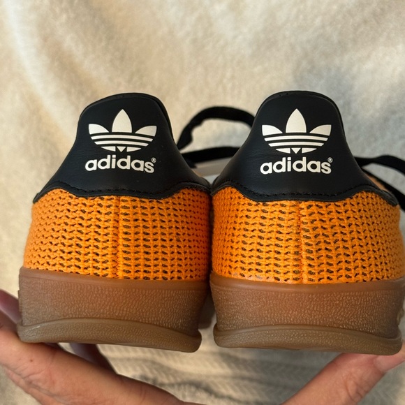 Adidas Gazelle Indoor Tennis Shoes ORANGE/CORE BLACK Men size 7 Women's 8.5 EU40 - Picture 3 of 6